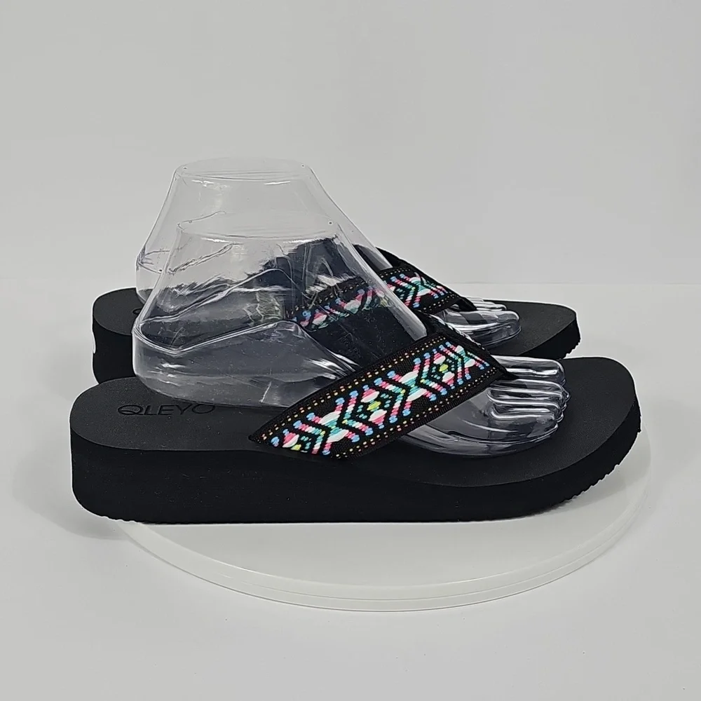 NWOT QLEYO Platform Flip Flops Black Aztec Print Comfort Sandals 11 Beach Cruise
